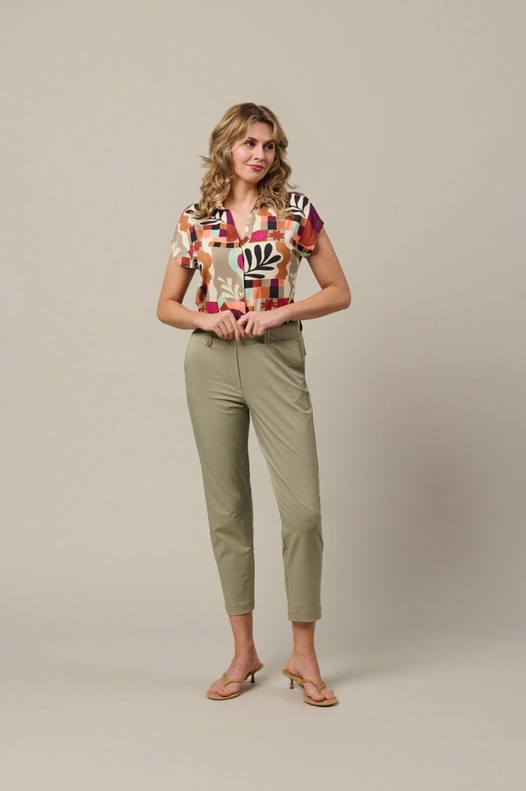 &Co Woman Broek Kaki dames (PARELLA 7/8 TRAVEL PANTS - PA445.KN.KHAKI) - GL Sport (Sluis)