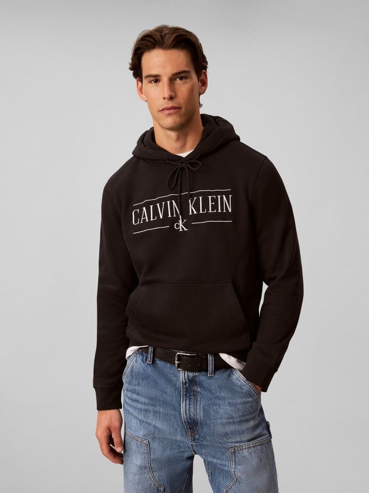 Calvin Klein Hoodie Zwart heren (LS 350FLEECE EU VARSITY SERIF HOODIE - LV04RH238G.UB1) - GL Sport (Sluis)