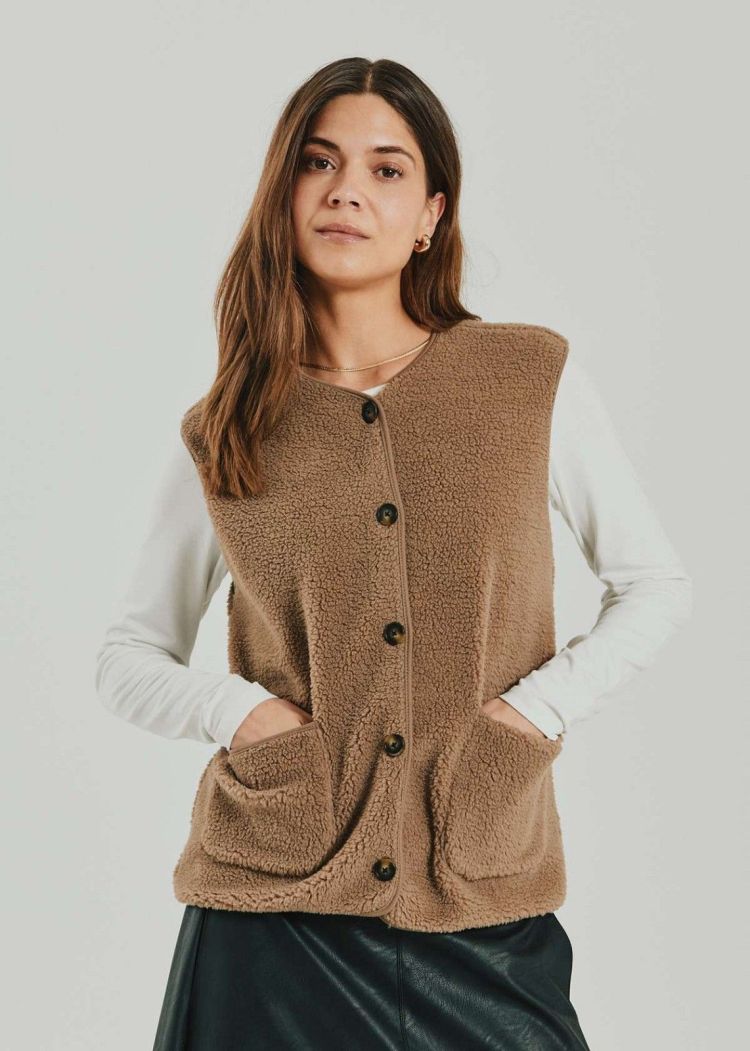 Freequent Bodywarmer Taupe dames (FQTEDDY WAISTCOAT - 207624.DESERTTAUPE) - GL Sport (Sluis)