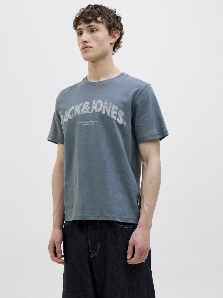 Jack & Jones T-shirt Grijs heren (ALMERIA BOLD BRANDING TEE SS CREW NECK - 12276962.STORMYWEATHER) - GL Sport (Sluis)
