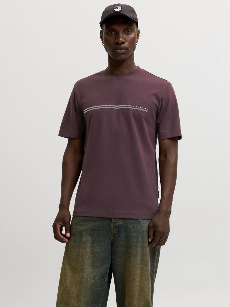 Jack & Jones T-shirt Bordeaux heren (FUSION CHEST BRAND TEE SS CREW NECK - 12289936.FUDGE) - GL Sport (Sluis)