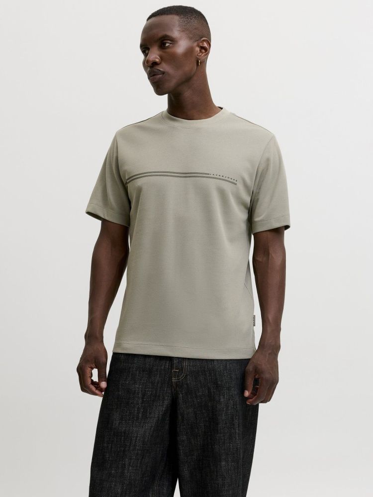 Jack & Jones T-shirt Groen heren (FUSION CHEST BRAND TEE SS CREW NECK - 12289936.VETVER) - GL Sport (Sluis)