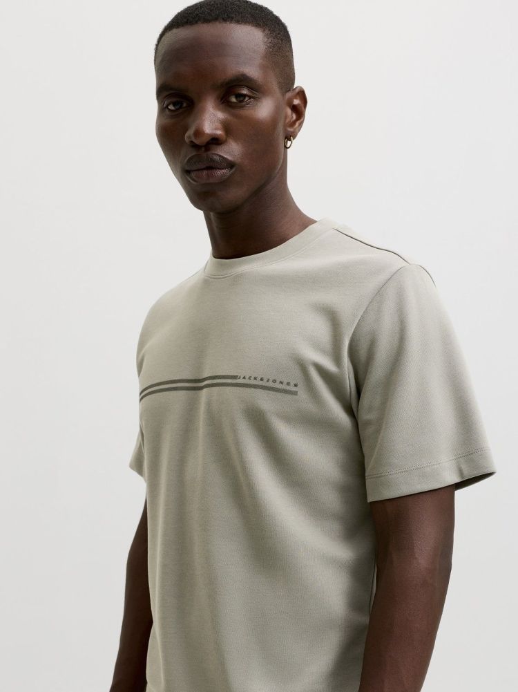 Jack & Jones T-shirt Groen heren (FUSION CHEST BRAND TEE SS CREW NECK - 12289936.VETVER) - GL Sport (Sluis)