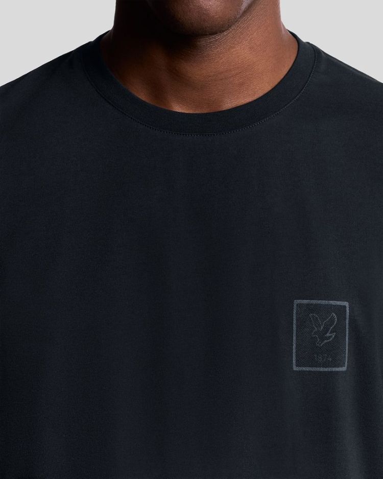 Lyle & Scott T-shirt Blauw heren (RUBBERISED LOGO GRAPHIC T-SHIRT - TS2389SP.Z271) - GL Sport (Sluis)