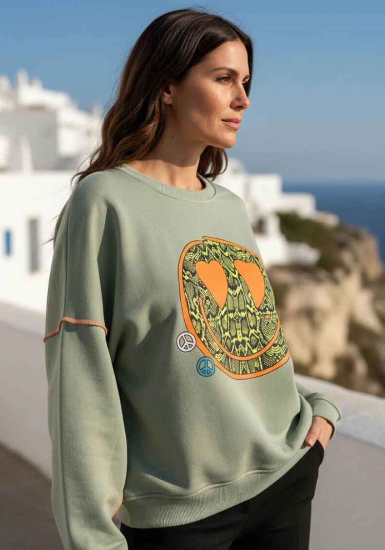 Miss Goodlife Sweater Groen dames (ROUNDNECK HEARTFACE SNAKE & PE - MG13911.362) - GL Sport (Sluis)