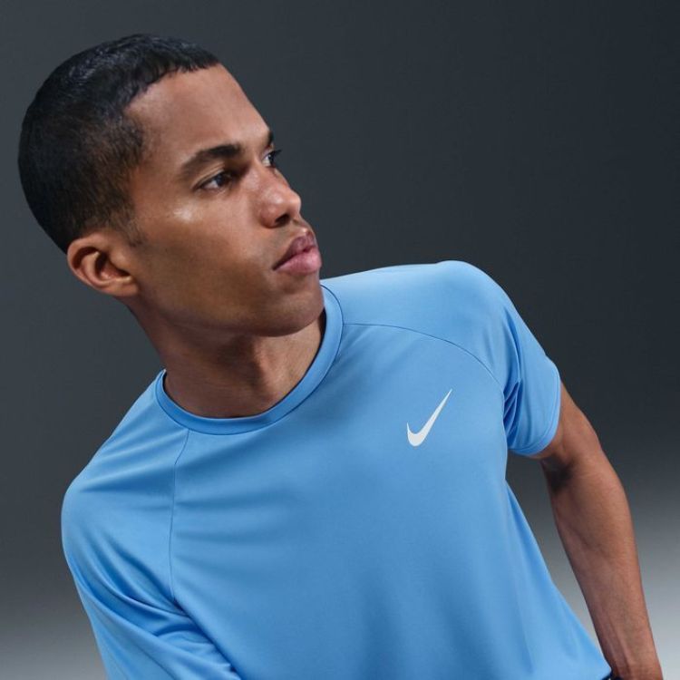 Nike T-shirt Blauw heren (SHORT SLEEVE HYDROGUARD - NESSA586.438) - GL Sport (Sluis)