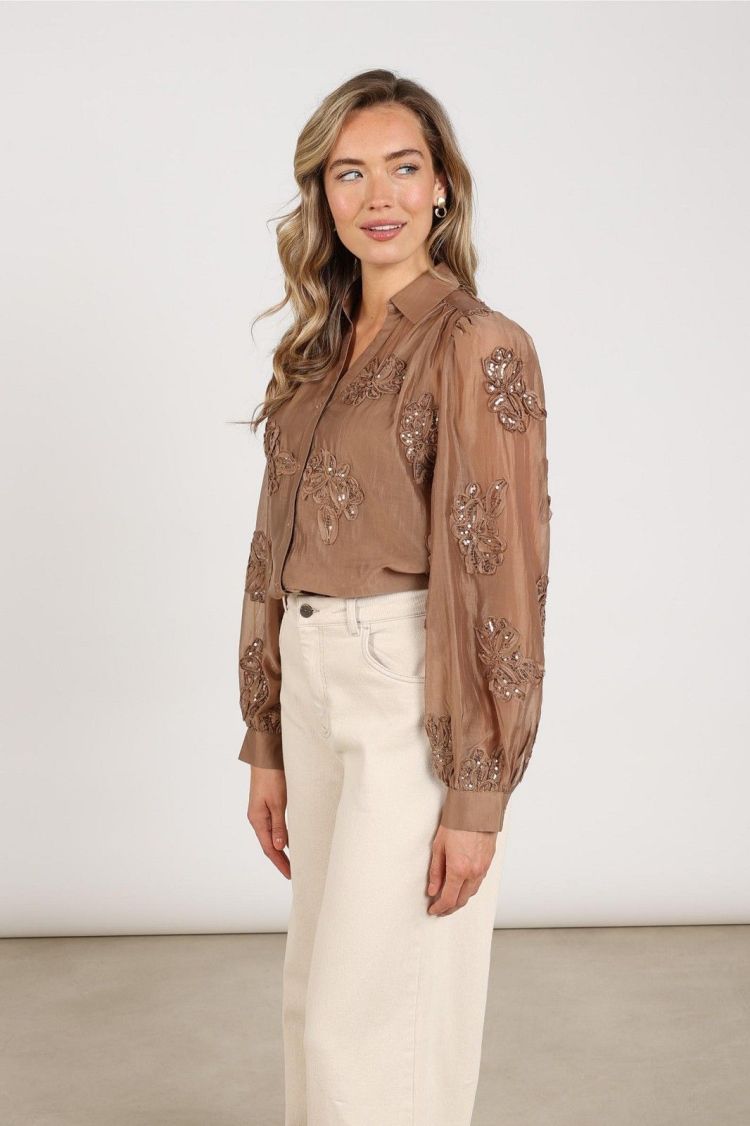 Nukus Blouse Taupe dames (ANTONELLA BLOUSE PAILLET FLOWER - ANTONELLA.BLOUSE.TAUPE) - GL Sport (Sluis)
