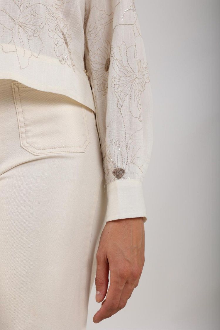 Nukus by Nick Vervoort Blouse Off-white dames (ADORA BLOUSE EMBROIDERY - ADORA.BLOUSE.OFWHT) - GL Sport (Sluis)