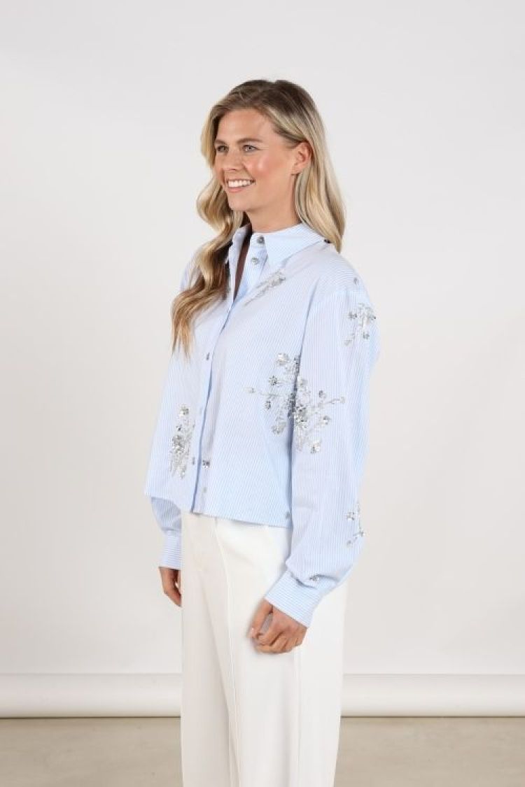 Nukus by Nick Vervoort Blouse Lichtblauw dames (ADORA BLOUSE STRIPE - ADORA.BLOUSE.CLOUDY) - GL Sport (Sluis)