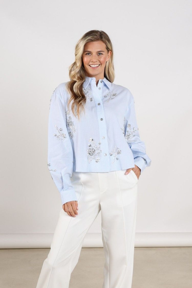 Nukus by Nick Vervoort Blouse Lichtblauw dames (ADORA BLOUSE STRIPE - ADORA.BLOUSE.CLOUDY) - GL Sport (Sluis)