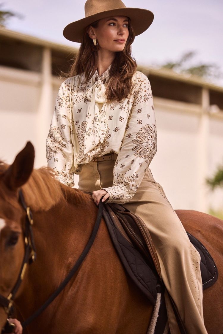 Nukus by Nick Vervoort Blouse Off-white dames (ANGIE BLOUSE TIE PAISLEY - ANGIE.BLOUSE.OFFWHITE) - GL Sport (Sluis)