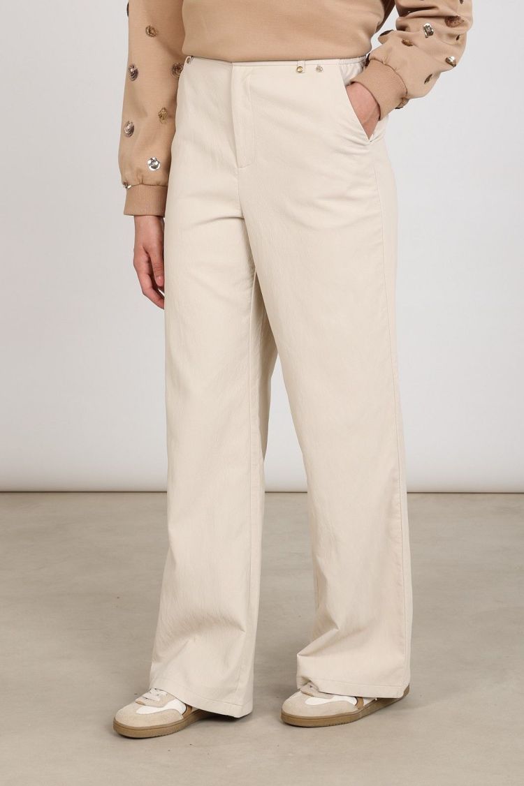 Nukus by Nick Vervoort Broek Beige dames (BEVERLY PANTS PU - BEVERLY.PANTS.SAND) - GL Sport (Sluis)