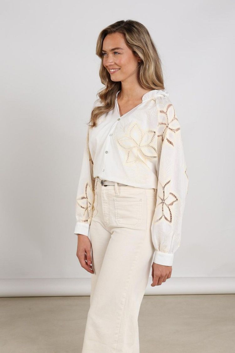 Nukus by Nick Vervoort Blouse Off-white dames (BRIDGET BLOUSE EMBRODERY - BRIDGET.BLOUSE.OFFWHT) - GL Sport (Sluis)