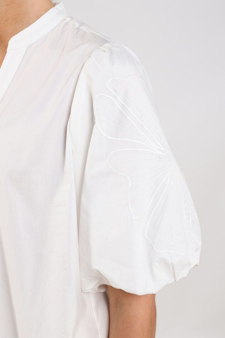 Nukus by Nick Vervoort Blouse Off-white dames (DANI BLOUSE  - DANI.BLOUSE.OFFWHT) - GL Sport (Sluis)