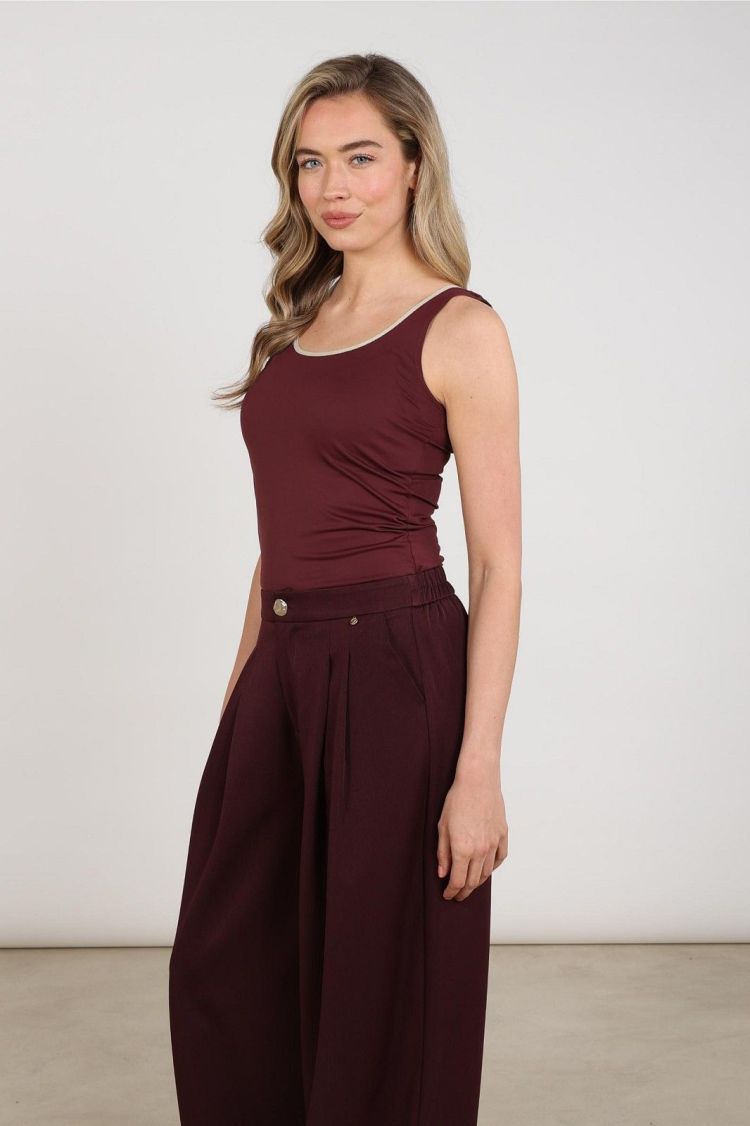 Nukus Top Rood dames (JUBA SINGLET - JUBA.SINGLET.CHERRY/GOLD) - GL Sport (Sluis)