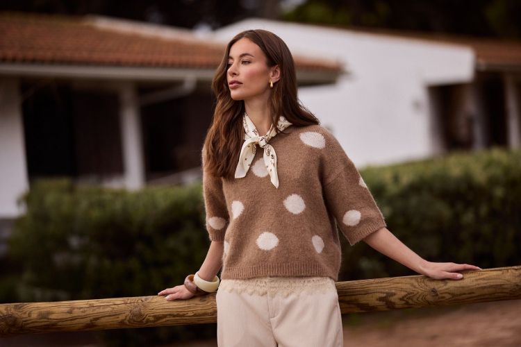 Nukus by Nick Vervoort Pull Taupe dames (LARA PULLOVER DOTS - LARA.PULL.TAUPE) - GL Sport (Sluis)