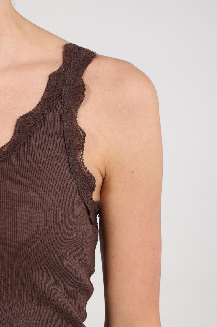 Nukus Top Rood dames (MADDIE SINGLET LACE - MADDIE.SINGLET.CHOCOBRUIN) - GL Sport (Sluis)