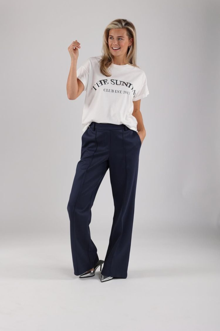 Nukus by Nick Vervoort T-shirt Off-white dames (MEIKE SHIRT THE SUNDAY - MEIKE.SHIRT.OFFWHT/NAVY) - GL Sport (Sluis)