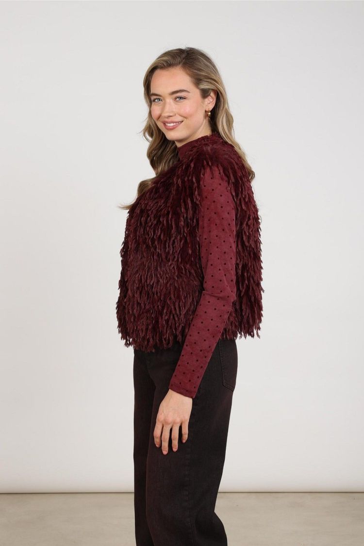Nukus Gilet Rood dames (MILA GILET FEATHER - MILA.GILET.CHERRY) - GL Sport (Sluis)