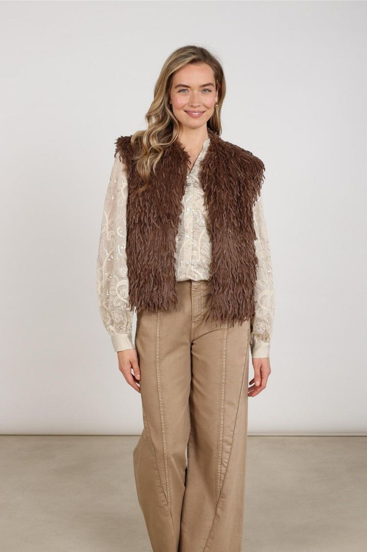 Nukus Gilet Taupe dames (MILA GILET FEATHER - MILA.GILET.TAUPE) - GL Sport (Sluis)