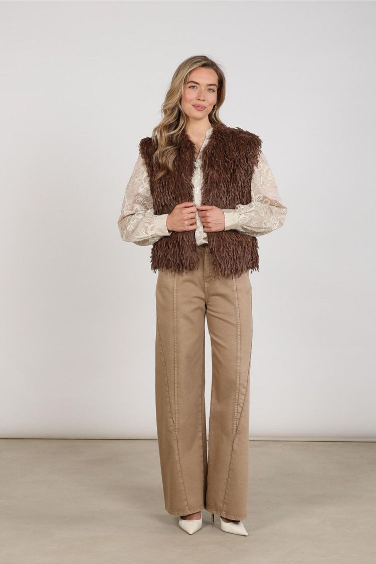 Nukus Gilet Taupe dames (MILA GILET FEATHER - MILA.GILET.TAUPE) - GL Sport (Sluis)