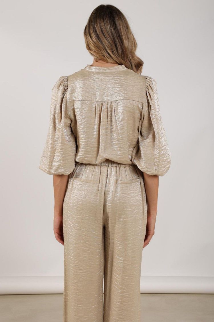 Nukus by Nick Vervoort Blouse Beige dames (ROSIE BLOUSE SHINY - ROSIE.BLOUSE.SAND) - GL Sport (Sluis)