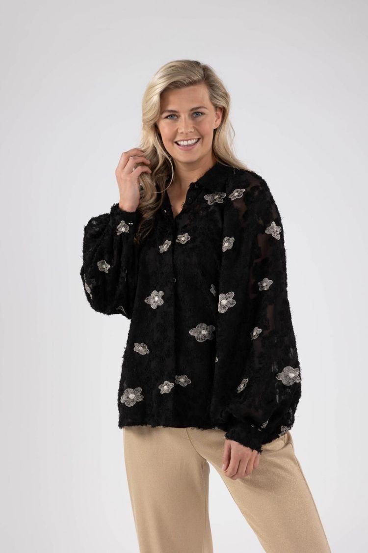 Nukus by Nick Vervoort Blouse Zwart dames (TATUM BLOUSE FLOWER - TATUM.BLOUSE.BLK/GOLD) - GL Sport (Sluis)