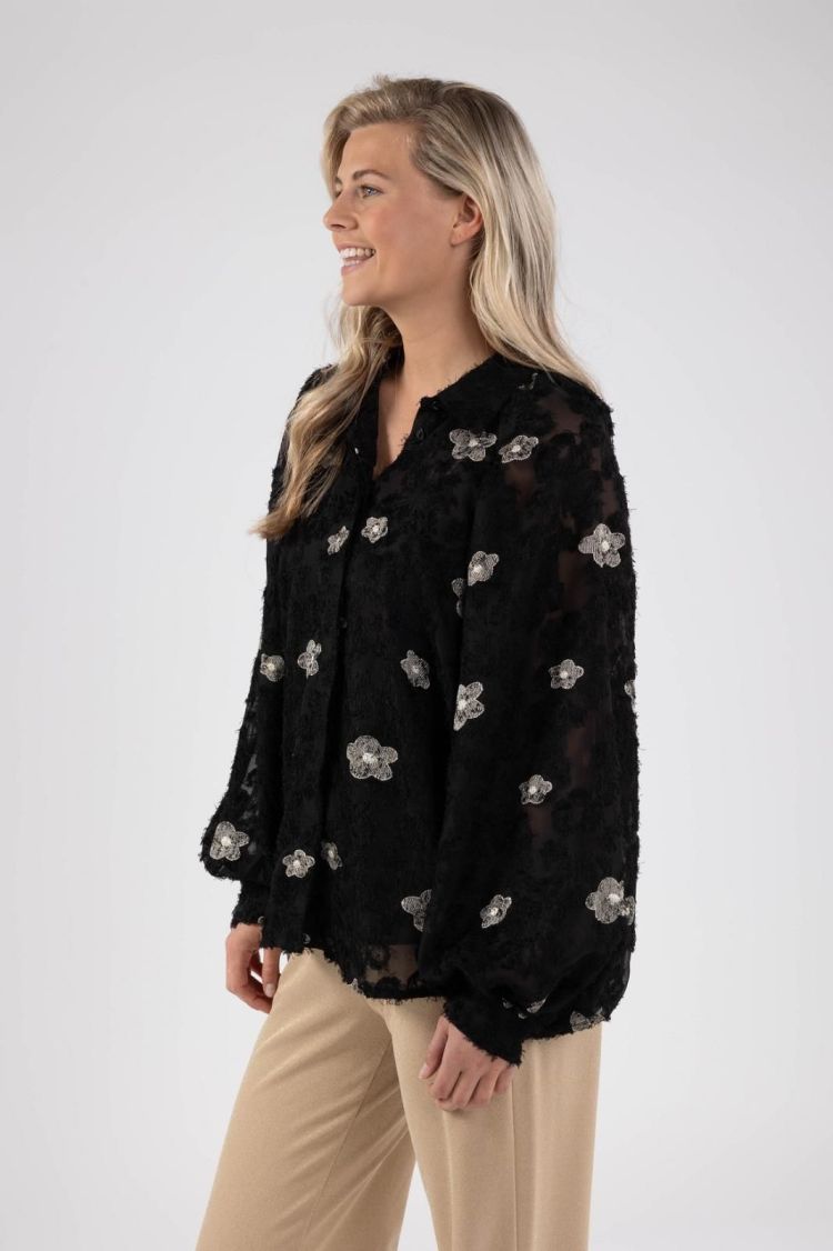 Nukus by Nick Vervoort Blouse Zwart dames (TATUM BLOUSE FLOWER - TATUM.BLOUSE.BLK/GOLD) - GL Sport (Sluis)