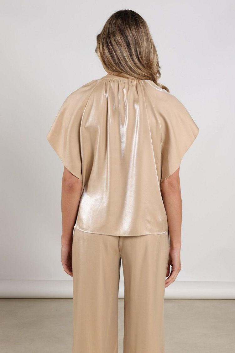 Nukus by Nick Vervoort Top Beige dames (TAYLOR TOP SHINY - TAYLOR.TOP.SAND) - GL Sport (Sluis)