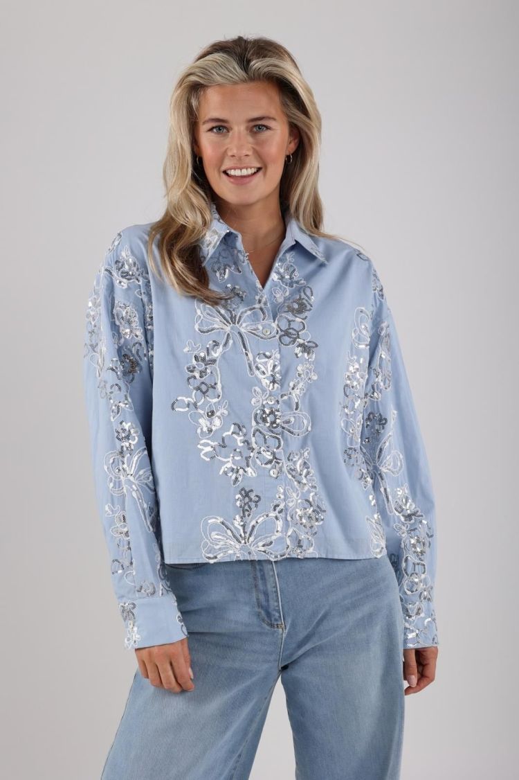 Nukus by Nick Vervoort Blouse Blauw dames (TESSA BLOUSE PAILLET - TESSA.BLOUSE.SKY) - GL Sport (Sluis)