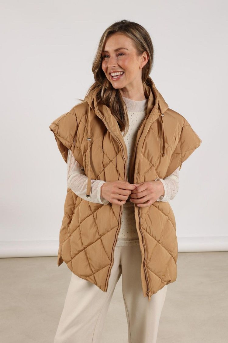 Nukus by Nick Vervoort Jas Bruin dames (WILLOW JACKET - WILLOW.JKT.CAMEL) - GL Sport (Sluis)