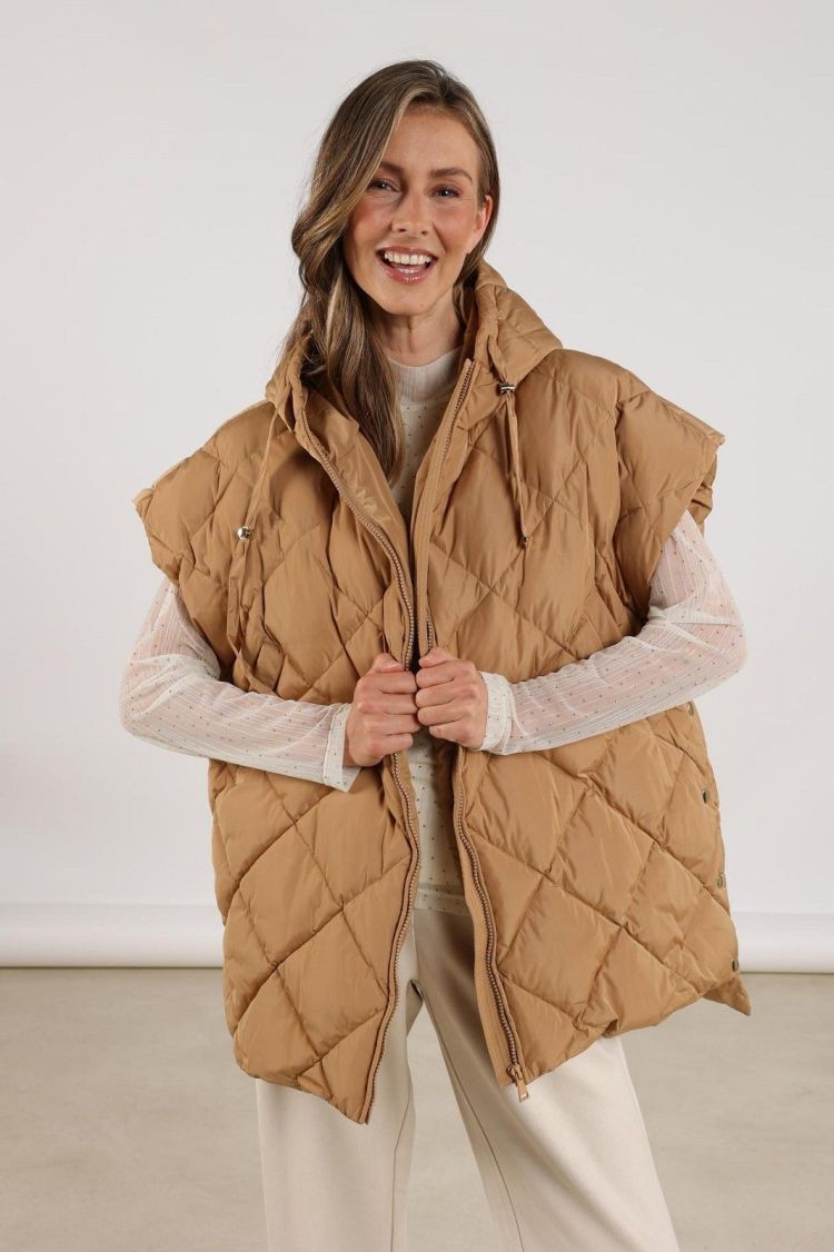 Nukus by Nick Vervoort Jas Bruin dames (WILLOW JACKET - WILLOW.JKT.CAMEL) - GL Sport (Sluis)