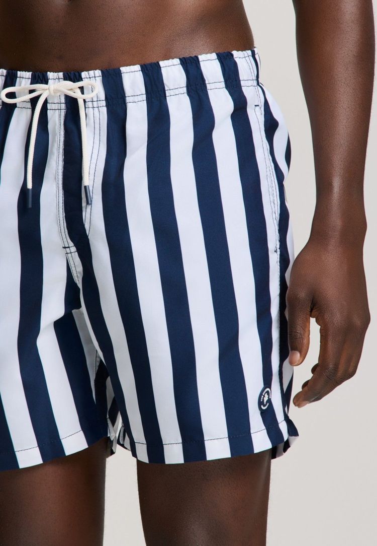 Shiwi Zwembroek Blauw heren (SWIM SHORTS BROAD STRIPE - 1441100200.6857) - GL Sport (Sluis)