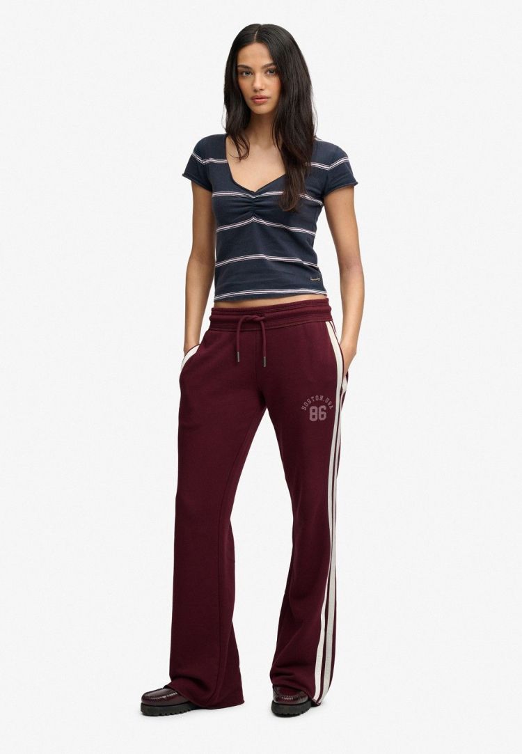 Superdry & Co Joggingbroek Bordeaux dames (ATHLETIC ESSENTIALS STRIPE FLARE JOGGING - W7011308A.1KD) - GL Sport (Sluis)