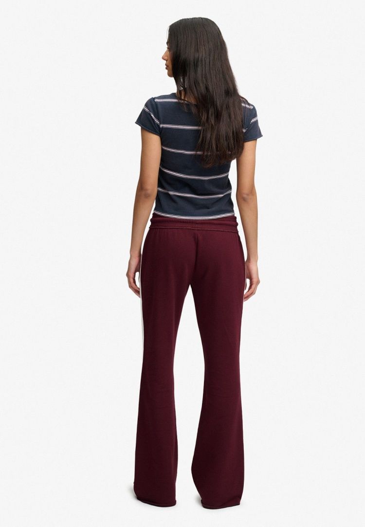 Superdry & Co Joggingbroek Bordeaux dames (ATHLETIC ESSENTIALS STRIPE FLARE JOGGING - W7011308A.1KD) - GL Sport (Sluis)