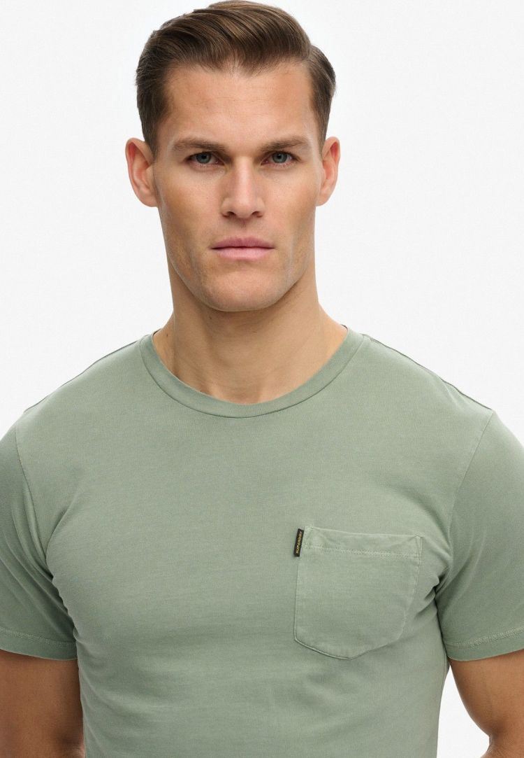 Superdry T-shirt Groen heren (CLASSIC ESSENTIAL POCKET T-SHIRT - M1012206A.1XE) - GL Sport (Sluis)