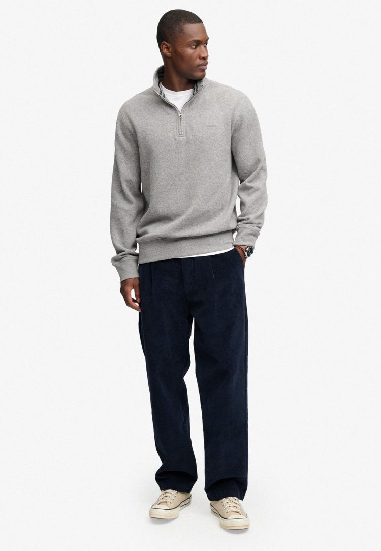 Superdry & Co Pull Grijs heren (ESSENTIAL SERIF LOGO HALF ZIP - M2014700A.K7V) - GL Sport (Sluis)