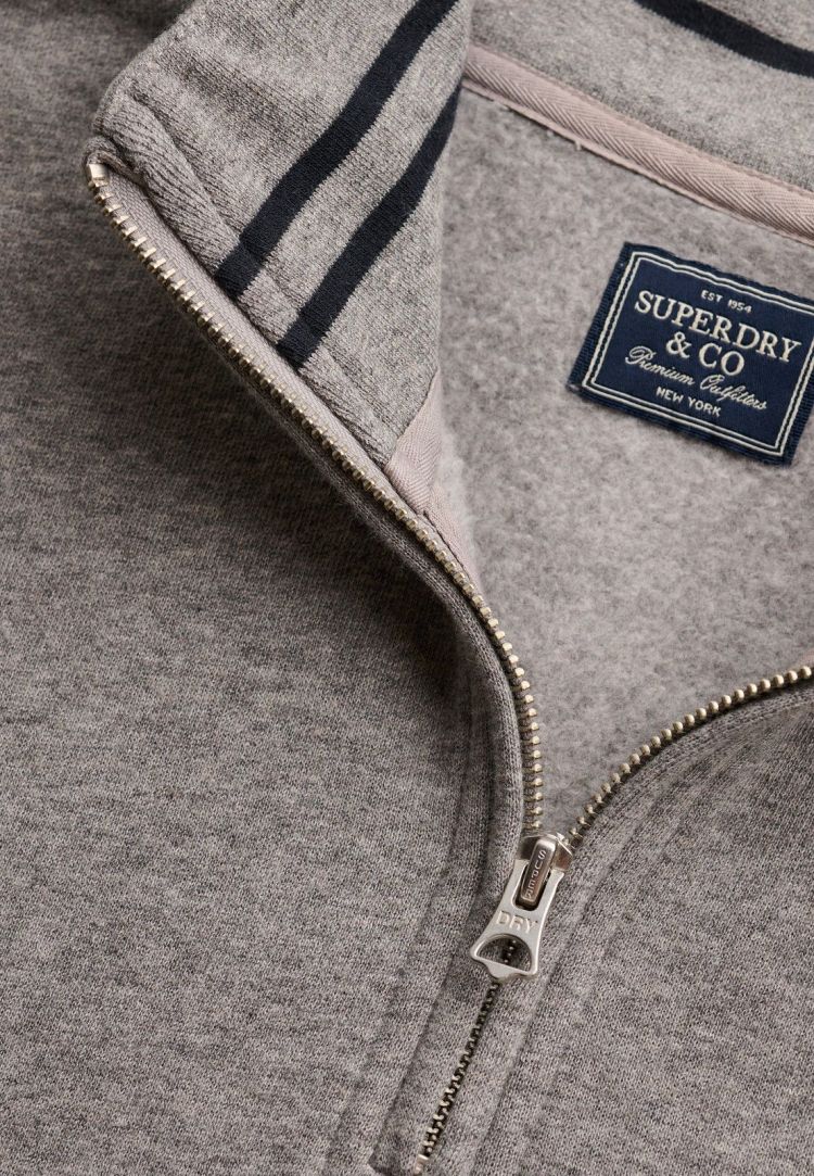 Superdry & Co Pull Grijs heren (ESSENTIAL SERIF LOGO HALF ZIP - M2014700A.K7V) - GL Sport (Sluis)
