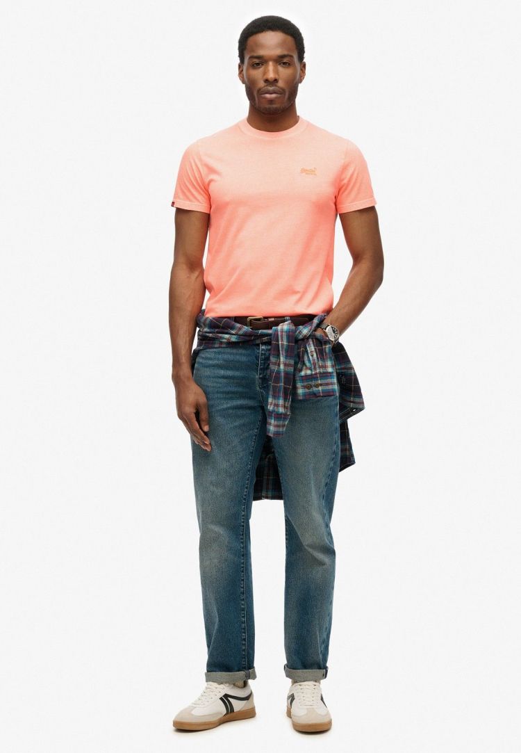 Superdry T-shirt Oranje heren (ESSENTIAL LOGO EMB NEON TEE - M1012065A.B6G) - GL Sport (Sluis)