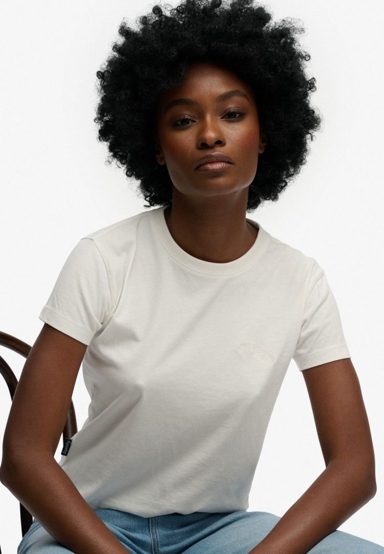 Superdry T-shirt Off-white dames (ESSENTIAL LOGO FITTED T-SHIRT - W1011346A.8ML) - GL Sport (Sluis)
