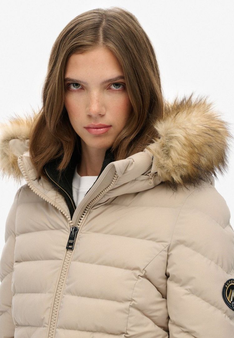 Superdry Jas Creme dames (FUJI FAUX FUR HOOD MID LENGTH  - W5011999A.7MO) - GL Sport (Sluis)