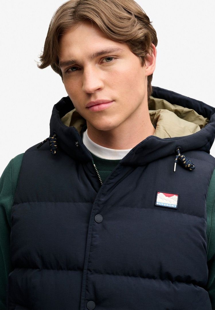 Superdry & Co Bodywarmer Blauw heren (HOOD SHORT EVEREST GILET - M5012425A.98T) - GL Sport (Sluis)