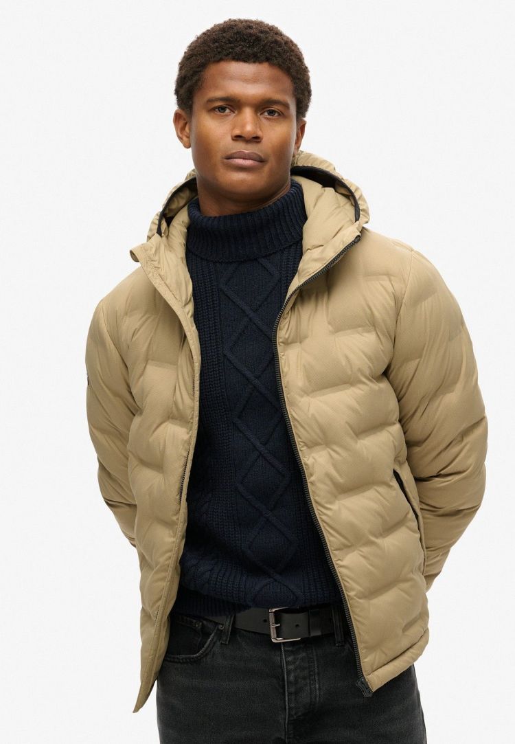 Superdry Jas Bruin heren (HOODED QUILTED PUFFER COAT - M5012045A.8MF) - GL Sport (Sluis)