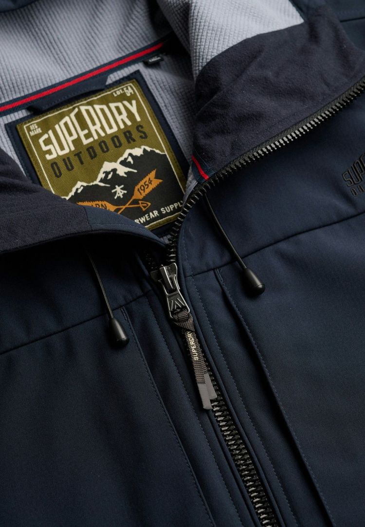 Superdry & Co Jas Blauw heren (HOODED SOFTSHELL TREKKER JACKET - M5012327A.98T) - GL Sport (Sluis)