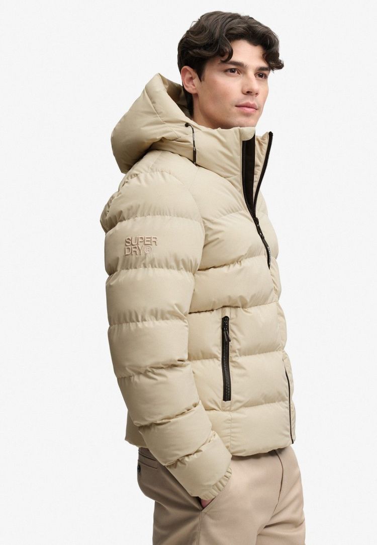 Superdry & Co Jas Creme heren (HOODED SPORTS PUFFER JACKET - M5011905A.L5O) - GL Sport (Sluis)