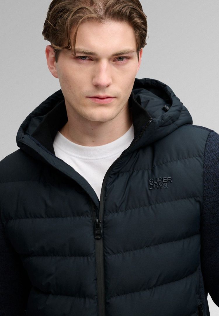 Superdry & Co Jas Blauw heren (HOODED STORM KNIT HYBRID JACKET - M5012530A.98T) - GL Sport (Sluis)