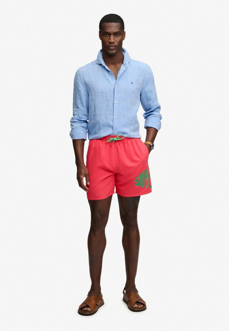 Superdry Zwembroek Rood heren (PRINTED LOGO 16 SWIM SHORT - M3010265A.MCJ) - GL Sport (Sluis)